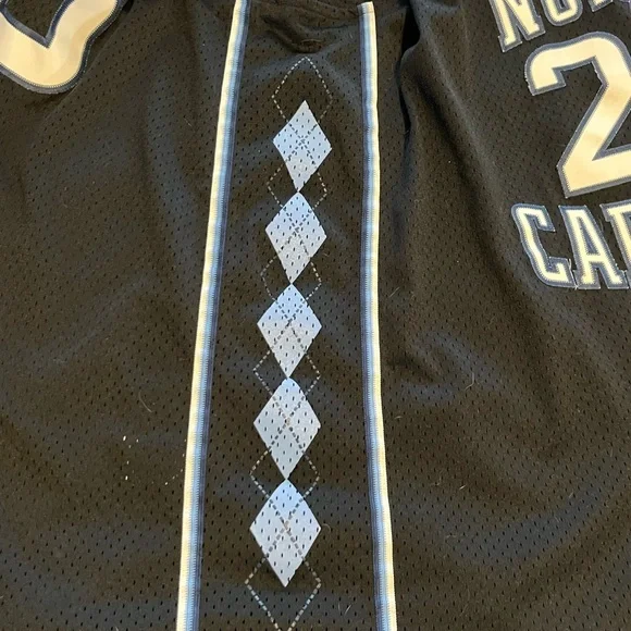 COPY - Michael Jordan UNC Jersey - Picture 6 of 11